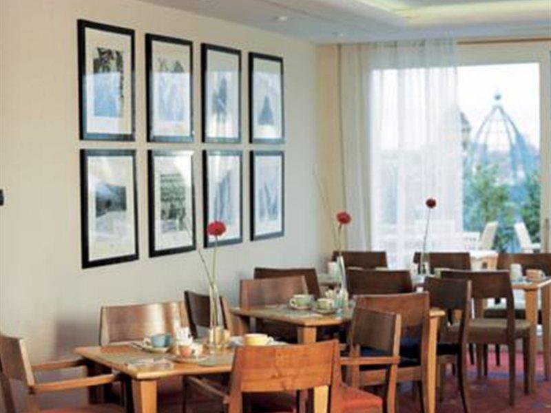 เอ็นเอช คอลเล็คชั่น บรัสเซล เซ็นเตอร์ Hotel บรัสเซลส์ ร้านอาหาร รูปภาพ